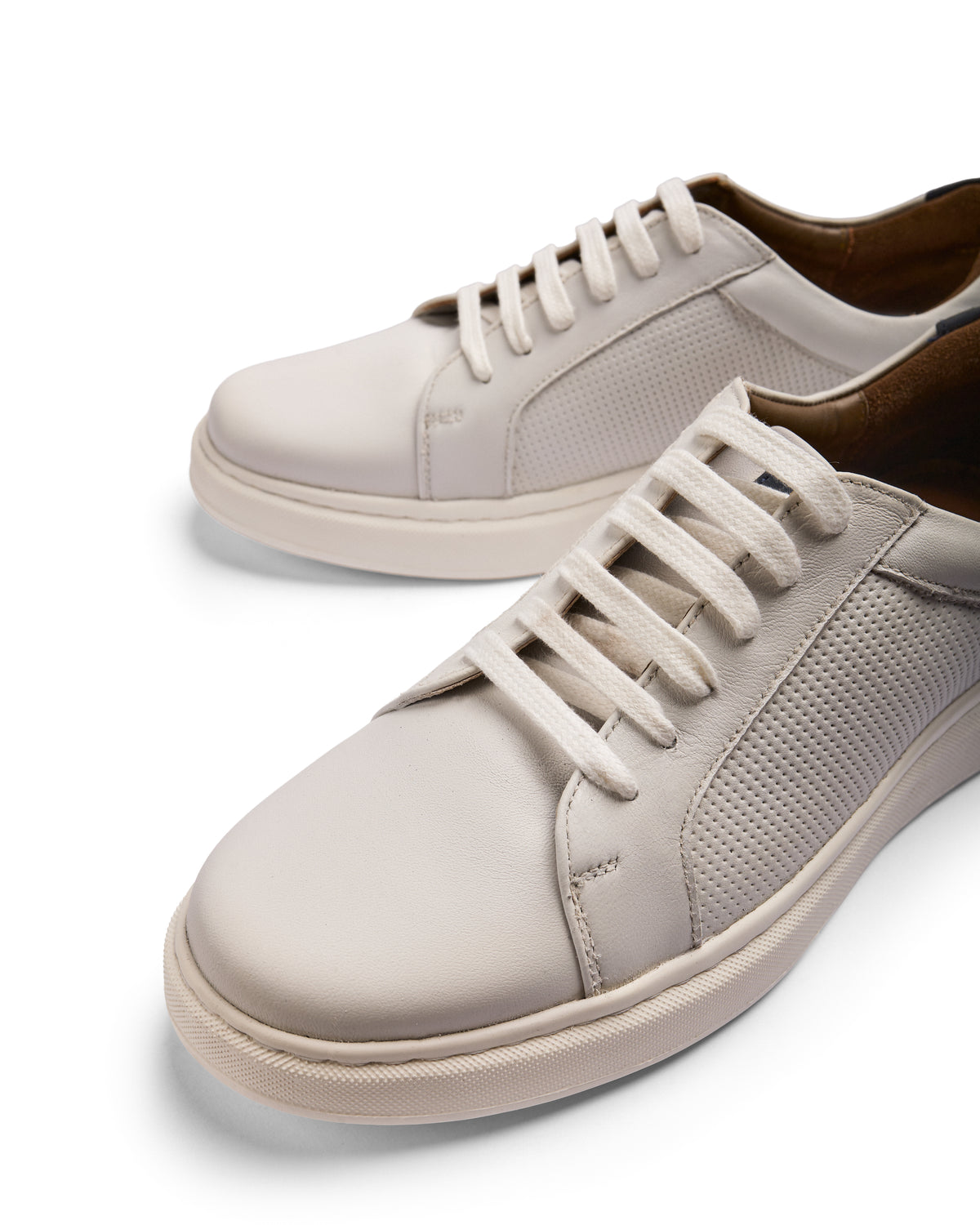 Off Duty -  Genuine Crust Leather Sneaker, White Black