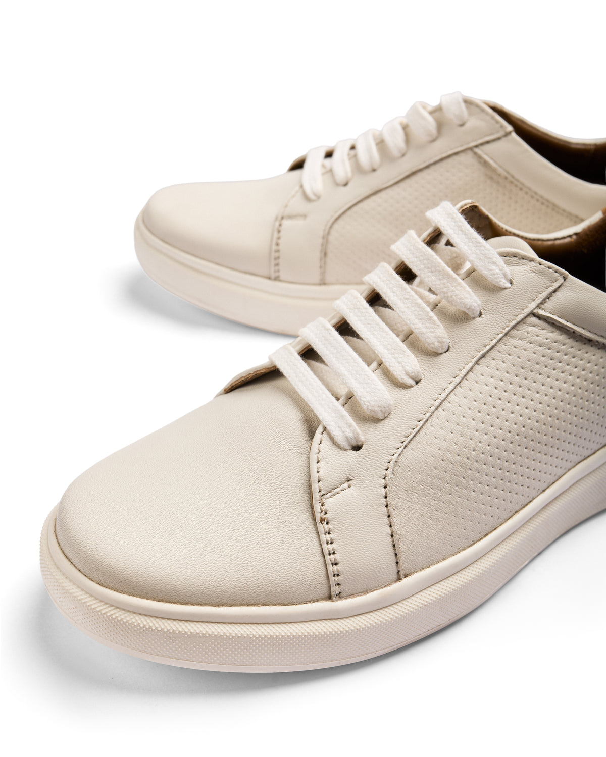 Off Duty - Genuine Crust leather Lace-Up Sneaker, White Tan